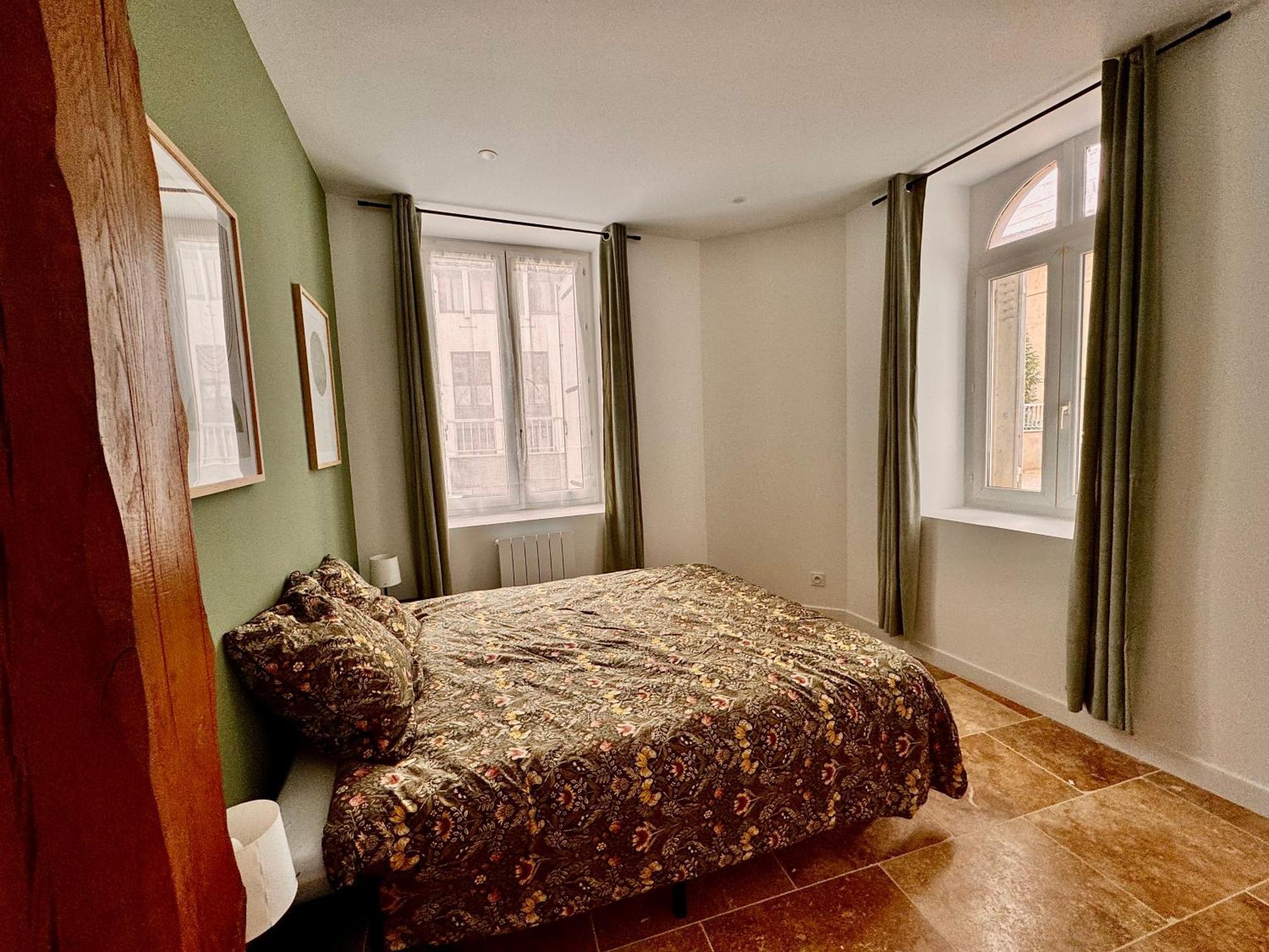 Place De Parking Au Pied Du Logement - Spacieux Et Atypique Daire Orléans Dış mekan fotoğraf